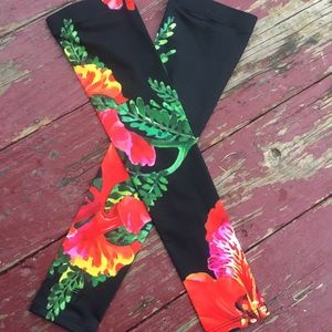 Shebeest Floral Arm Sleeves